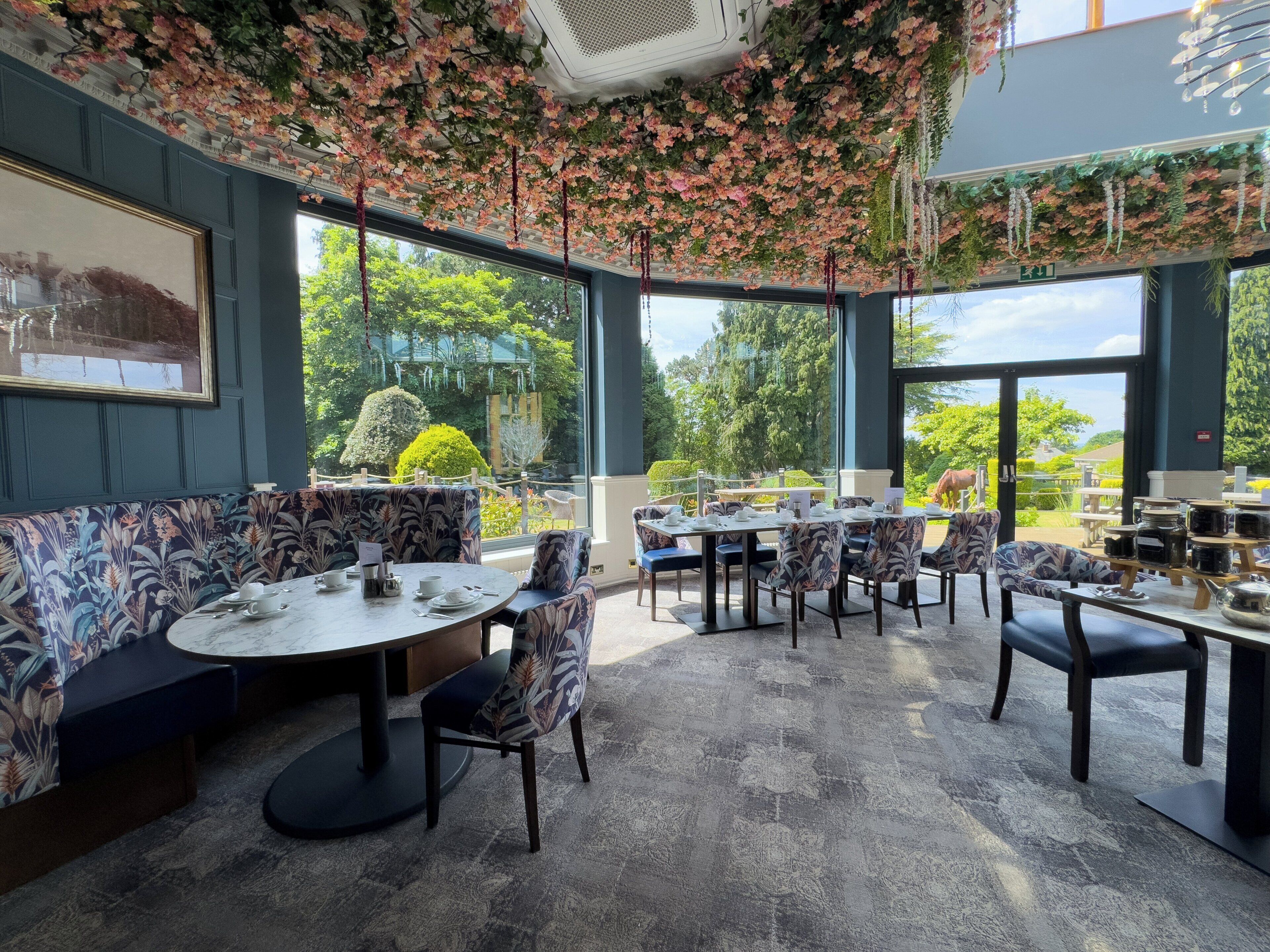 dinner served, british cuisine, garden views