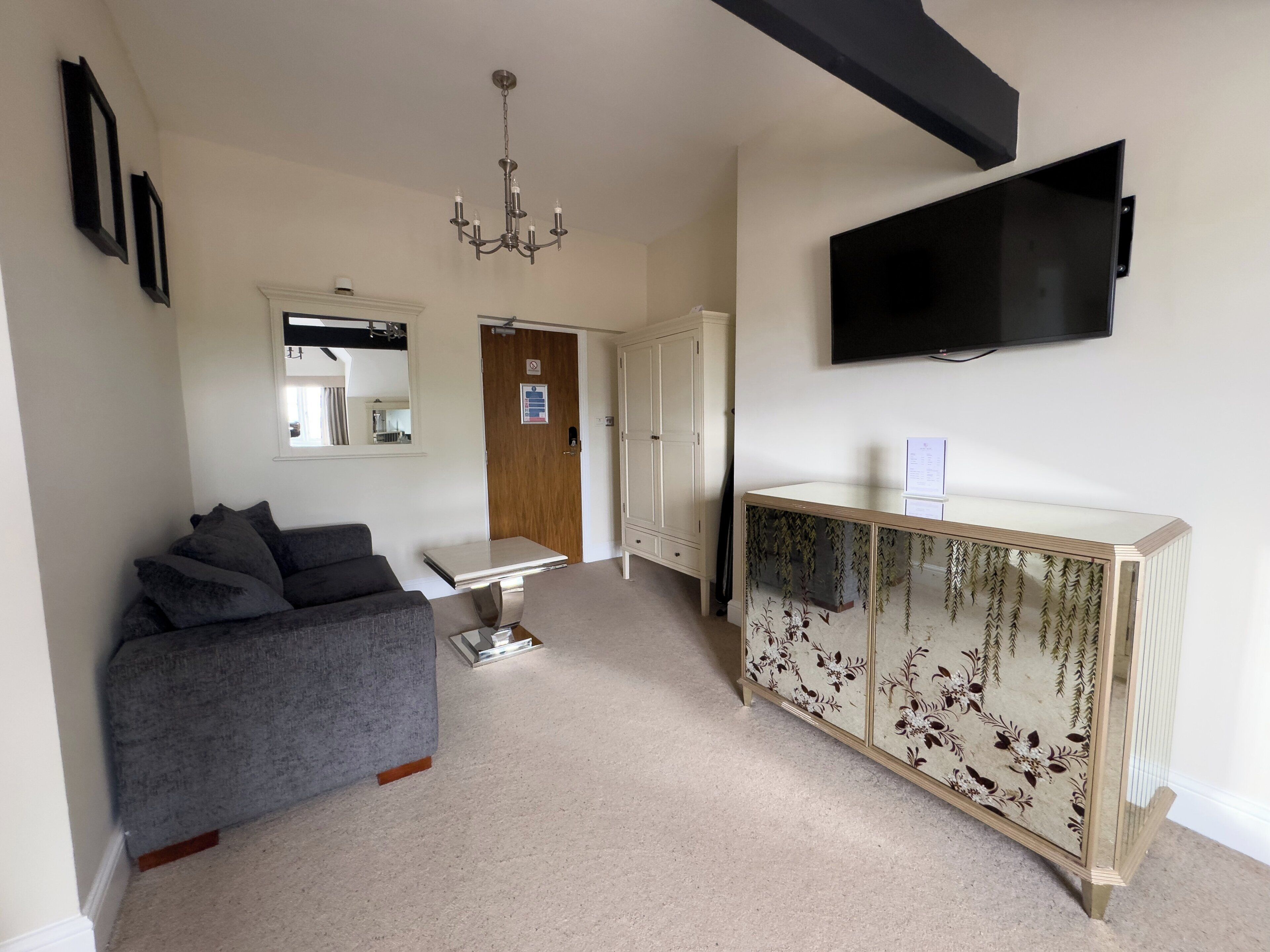 desk, soundproofing, iron/ironing board, free wifi