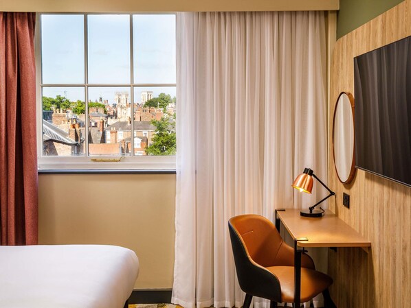 Family Room | Premium bedding, in-room safe, desk, blackout drapes - ibis Styles York Centre (York)