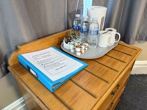 Desk, bed sheets - Preston Park Hotel (Brighton)