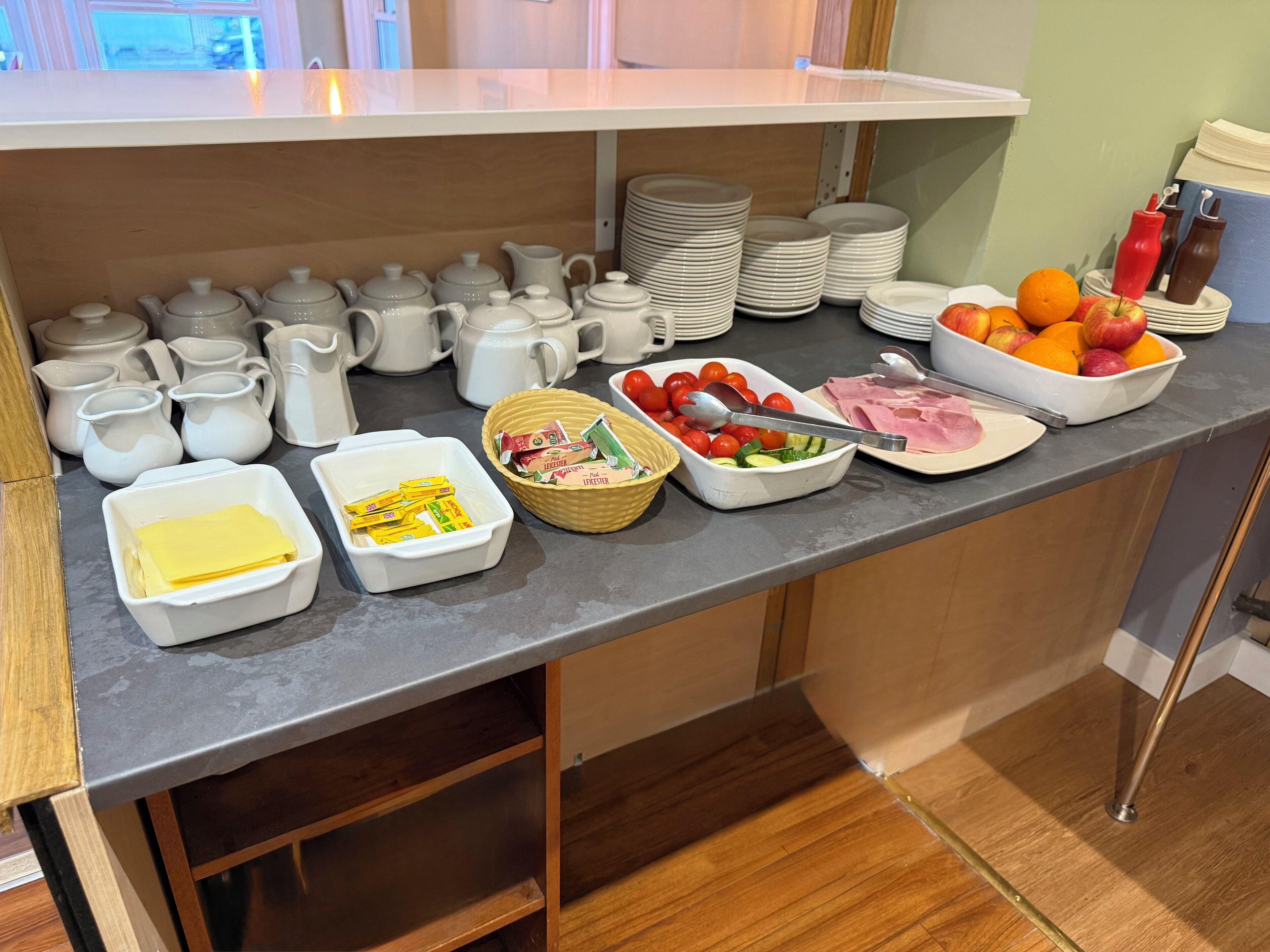 Free daily English breakfast 