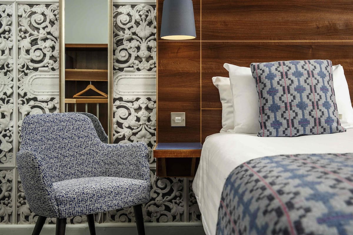 In-room safe, desk, iron/ironing board, free WiFi