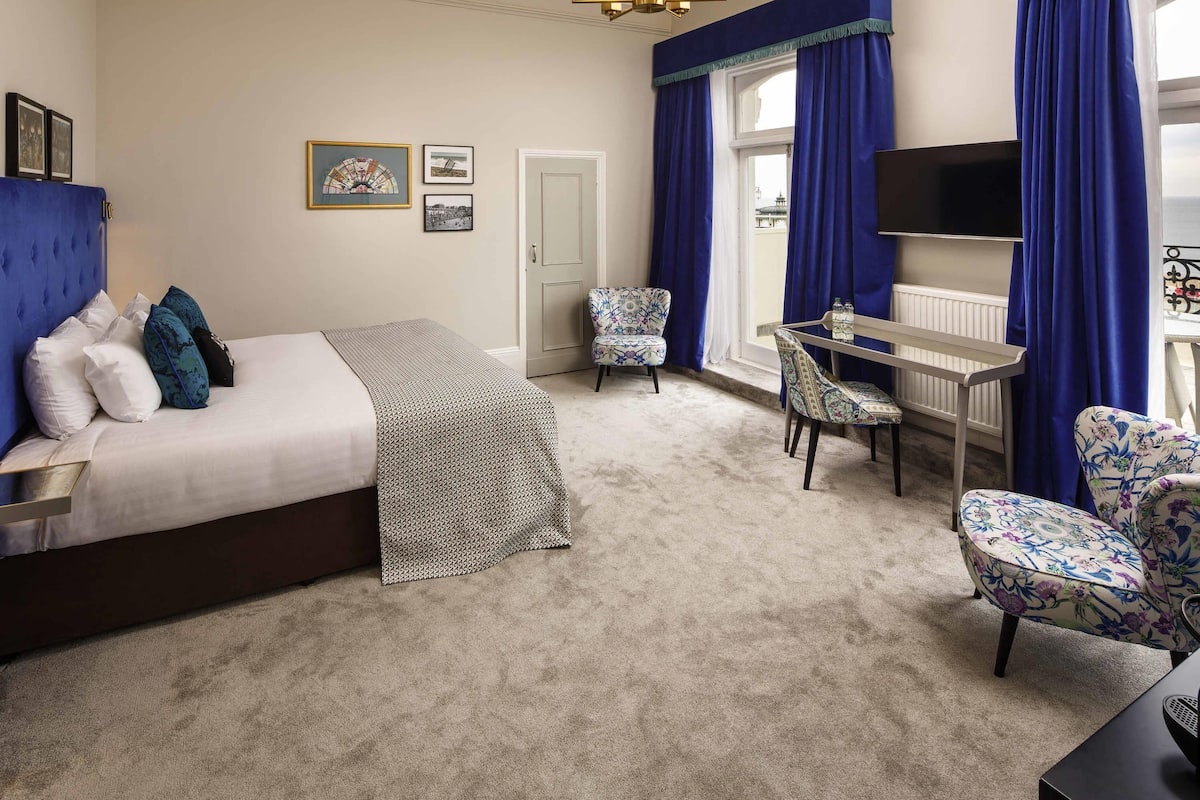 Privilege, Double Room, 1 Double Bed, Balcony, Sea View | In-room safe, desk, iron/ironing board, free WiFi