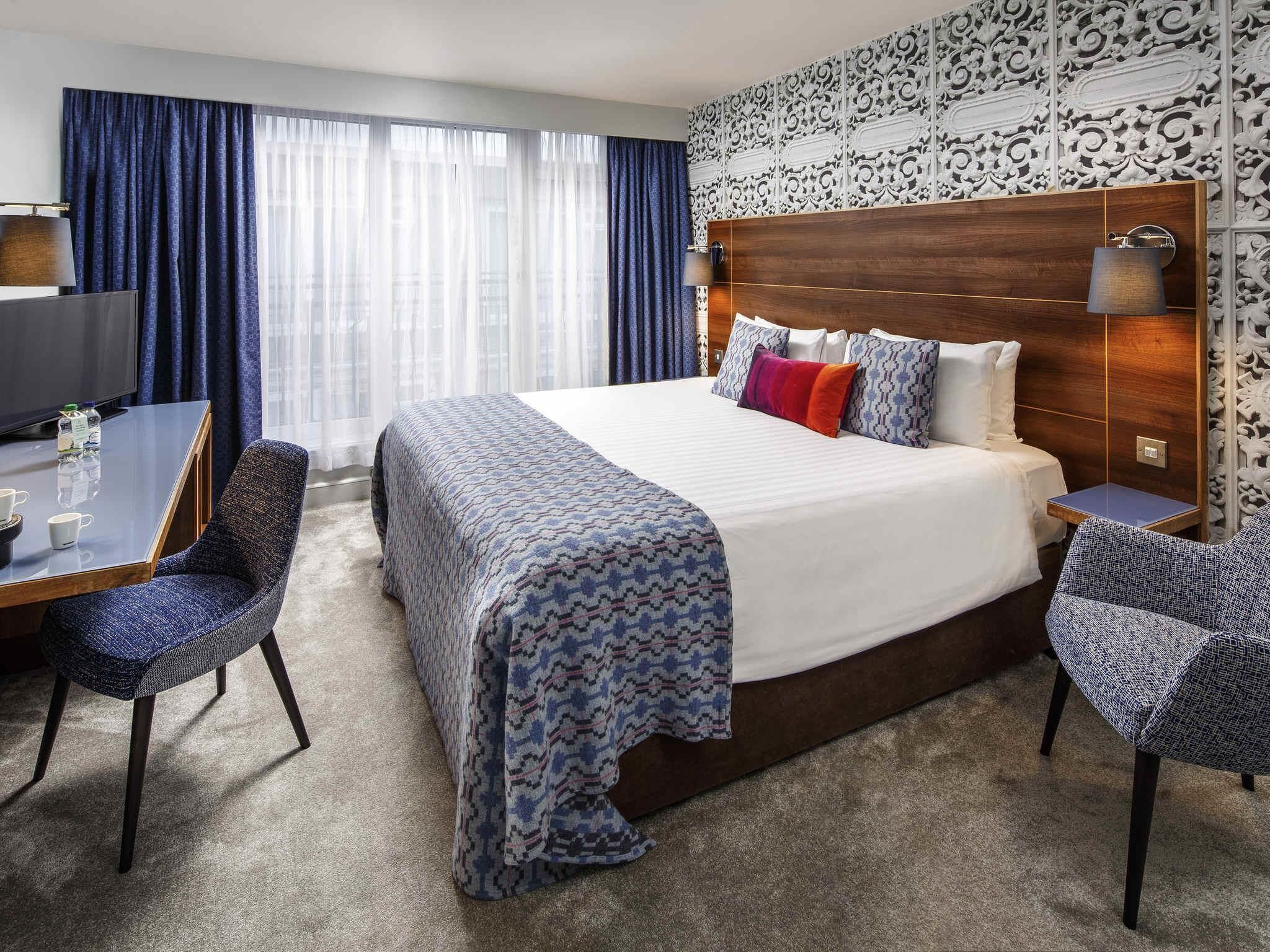 Privilege プレミアム ダブルルーム ダブルベッド 1 台 | セーフティボックス (室内)、デスク、アイロン / アイロン台、WiFi (無料)