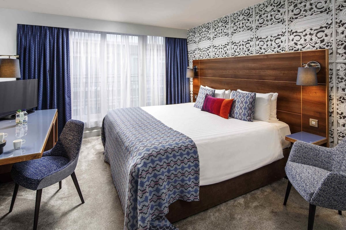 Privilege, Premium Double Room, 1 Double Bed | In-room safe, desk, iron/ironing board, free WiFi