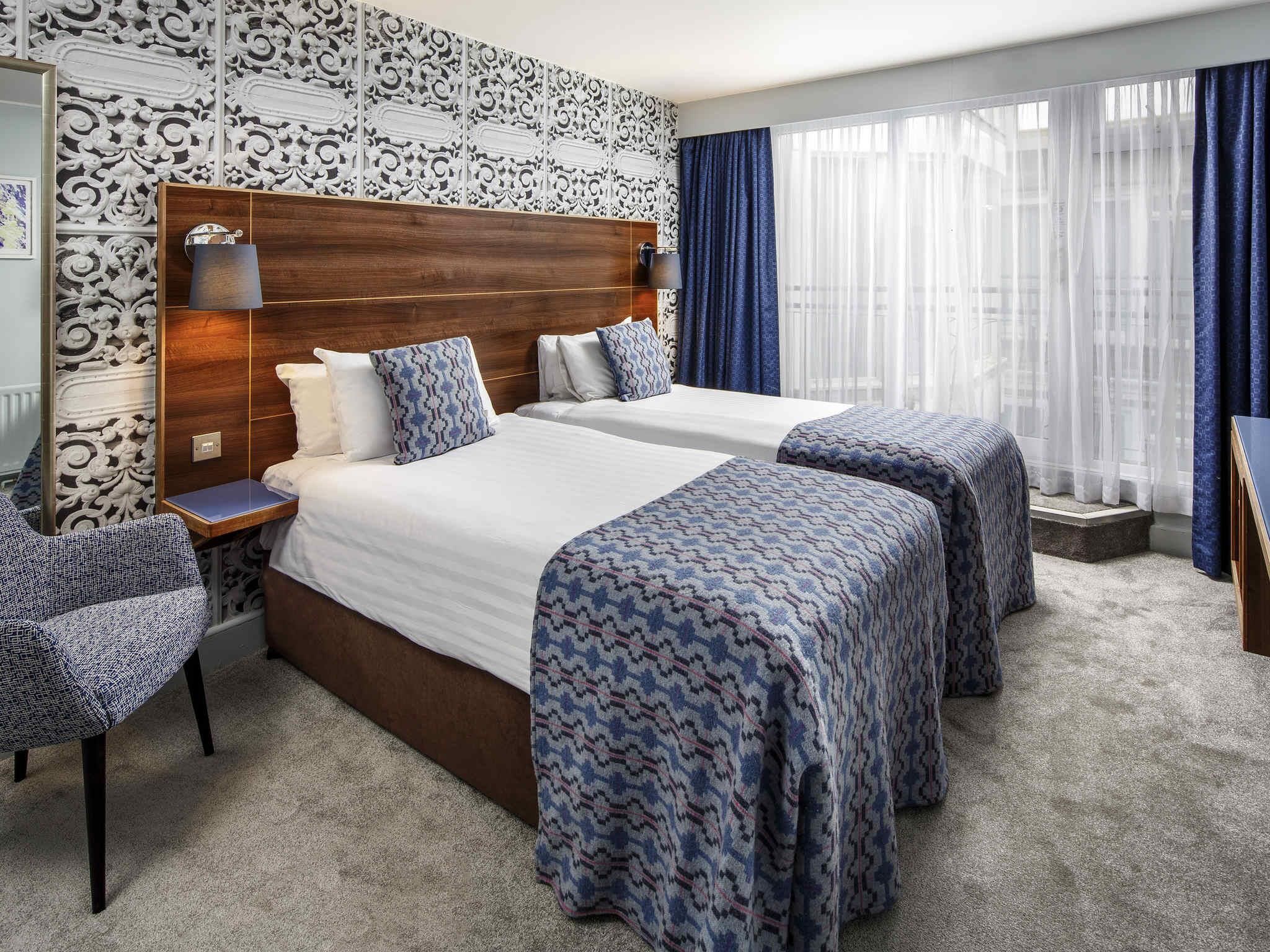 Classic Room, 2 Twin Beds | 客房内保险箱、办公桌、熨斗/熨衣板、免费 WiFi