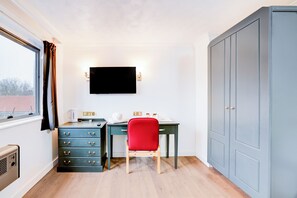 Family Room, Multiple Beds | Desk, iron/ironing board, free WiFi, bed sheets - OYO The Rivenhall Hotel in Witham, Chelmsford (Witham)