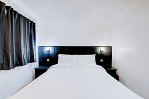 Standard Double Room, 1 Double Bed | Desk, iron/ironing board, free WiFi, bed sheets