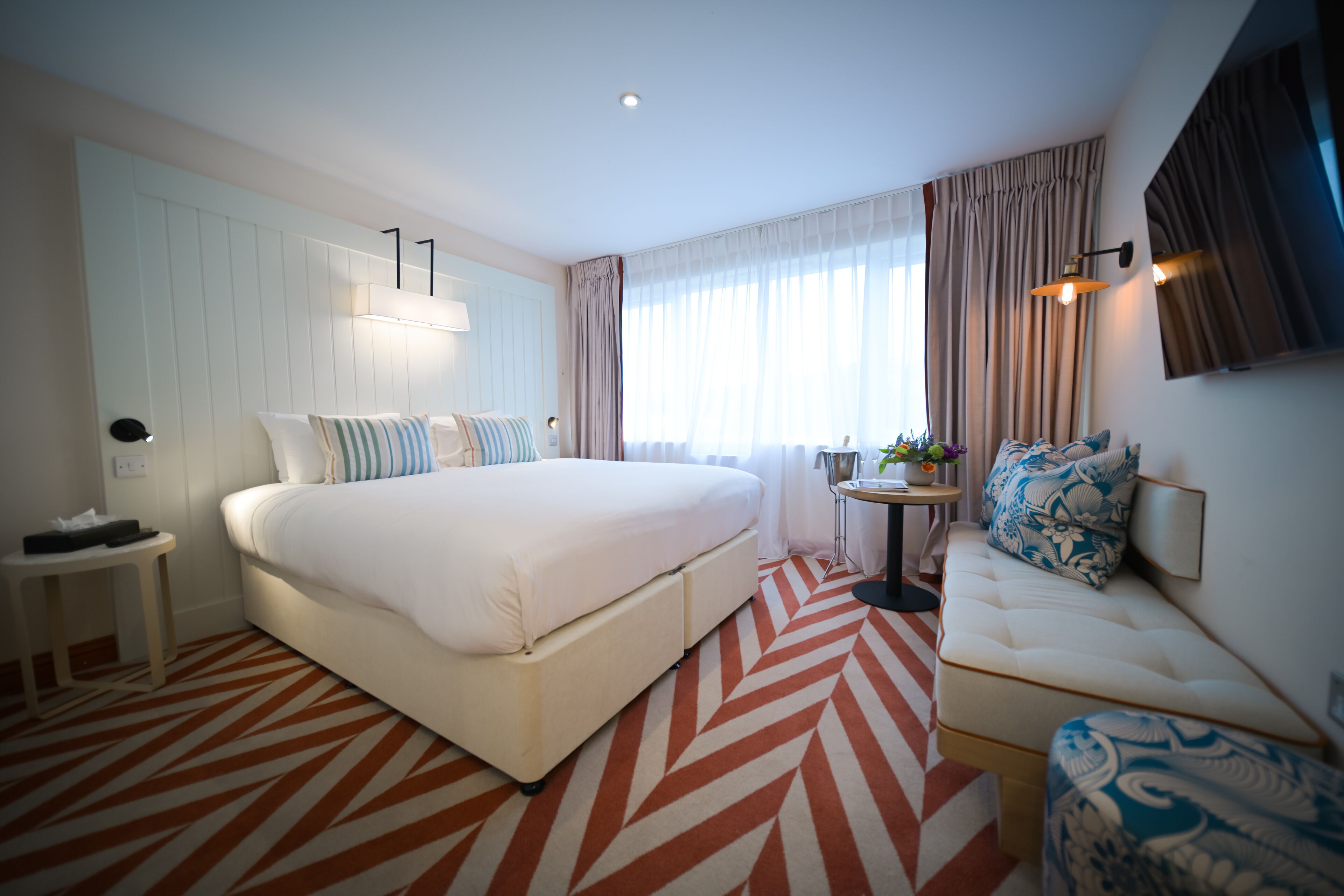 1 bedroom, premium bedding, tempur-pedic beds, in-room safe