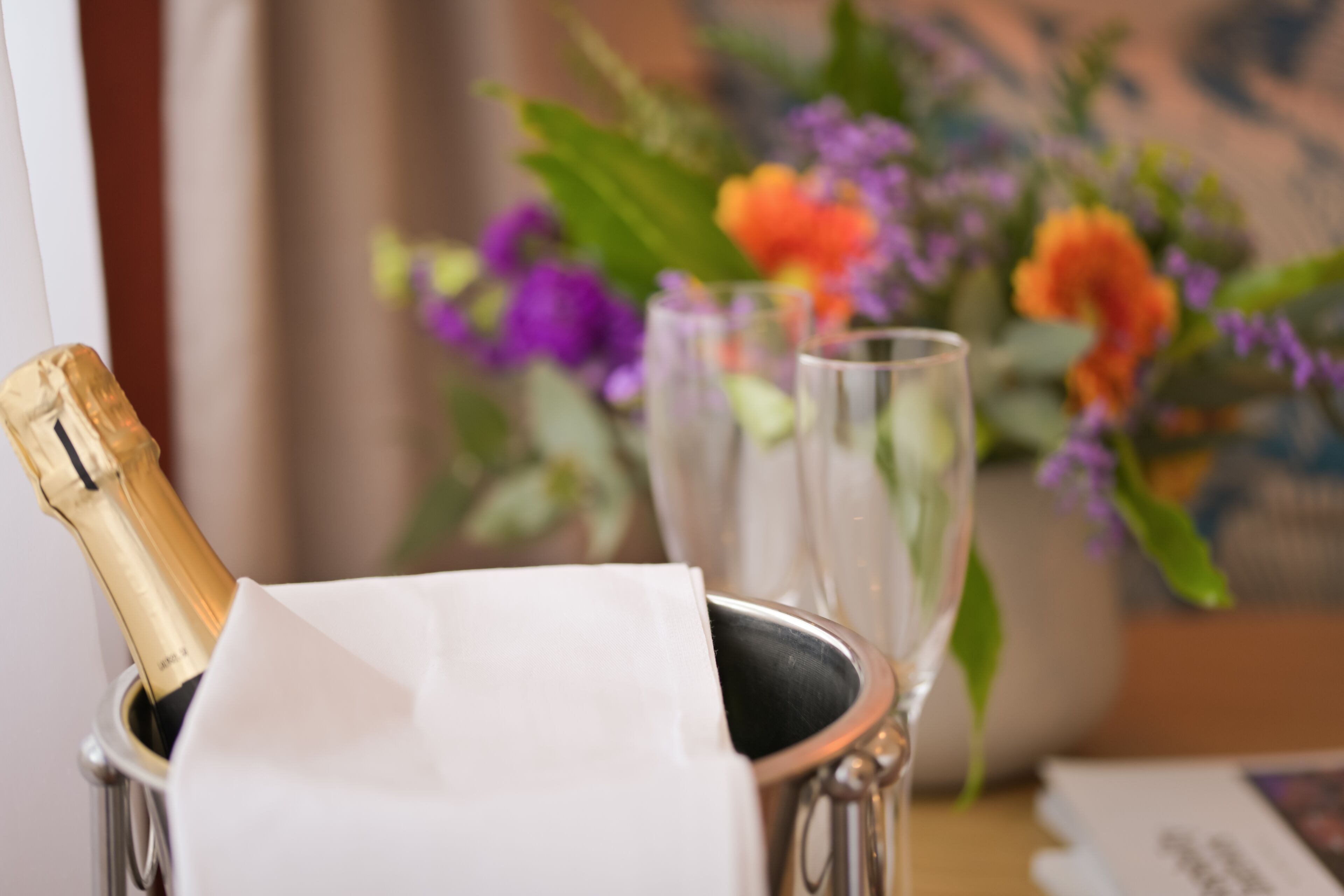 1 bedroom, premium bedding, tempur-pedic beds, in-room safe