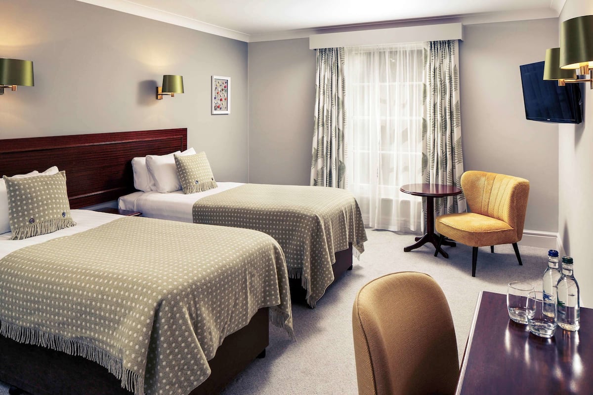 Classic Room, 2 Single Beds | 1 bedroom, desk, iron/ironing board, free WiFi