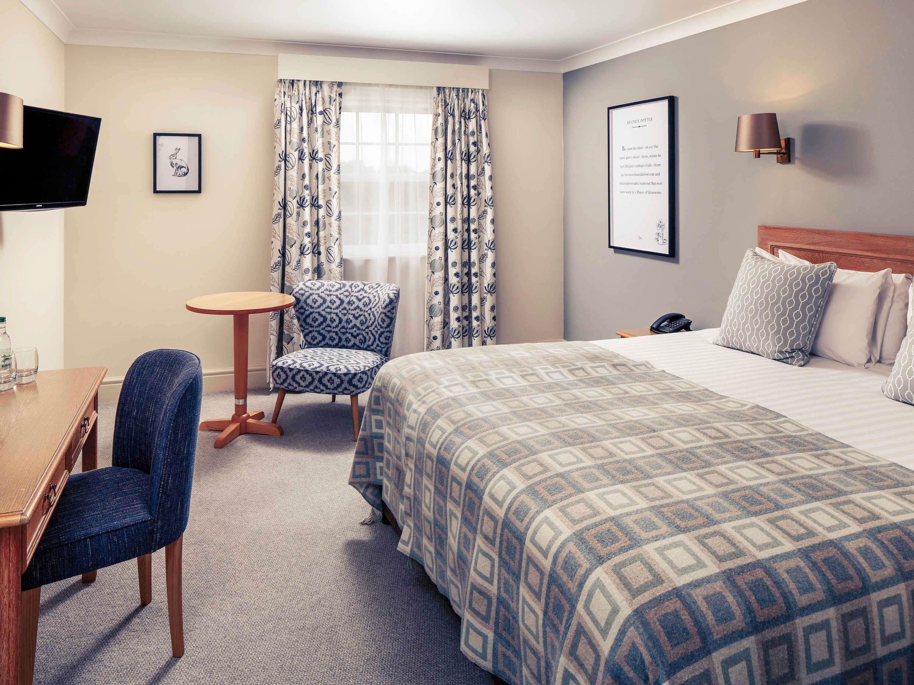 Desk, iron/ironing board, WiFi (free), bed sheets