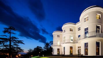 Fachada del alojamiento - Noche