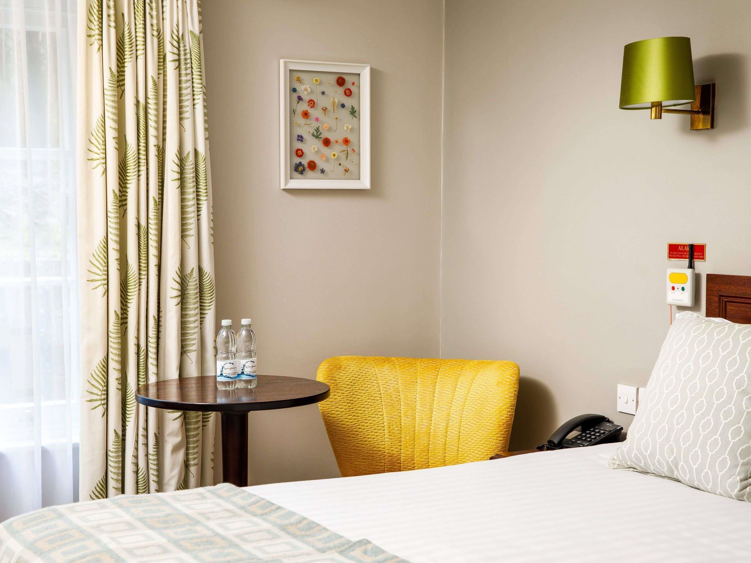 Standard Room, 1 Double Bed | Desk, iron/ironing board, WiFi (free), bed sheets