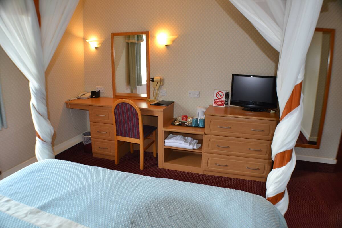 Four Poster Suite