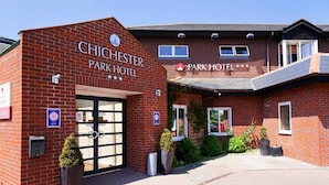 Front of property - Chichester Park Hotel (Chichester)