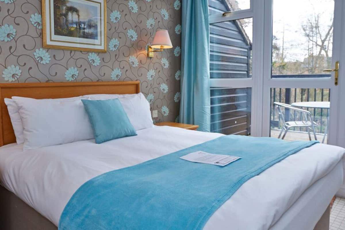 standard double room, courtyard view | desk, iron/ironing board, free wifi