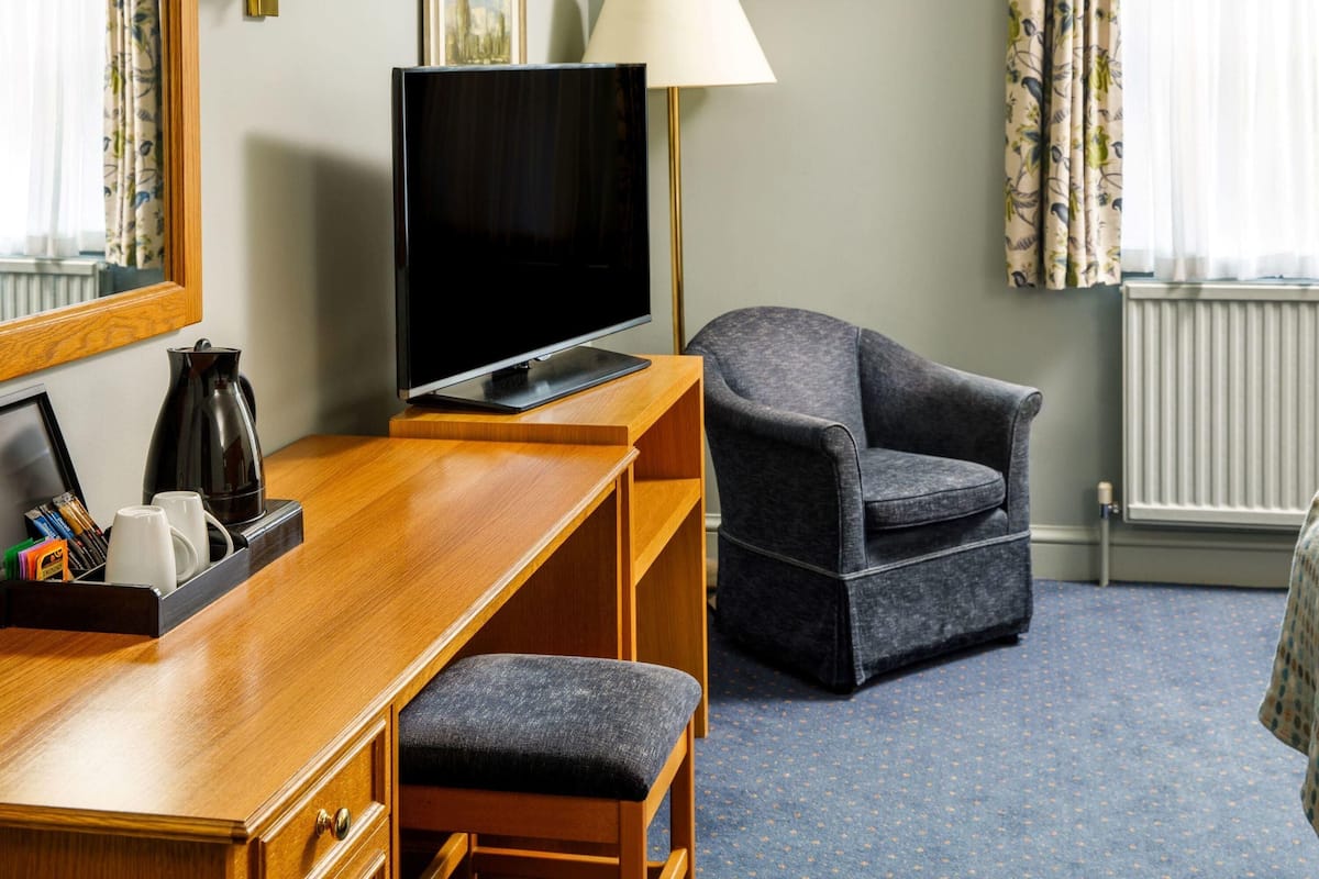 In-room safe, desk, iron/ironing board, free cots/infant beds