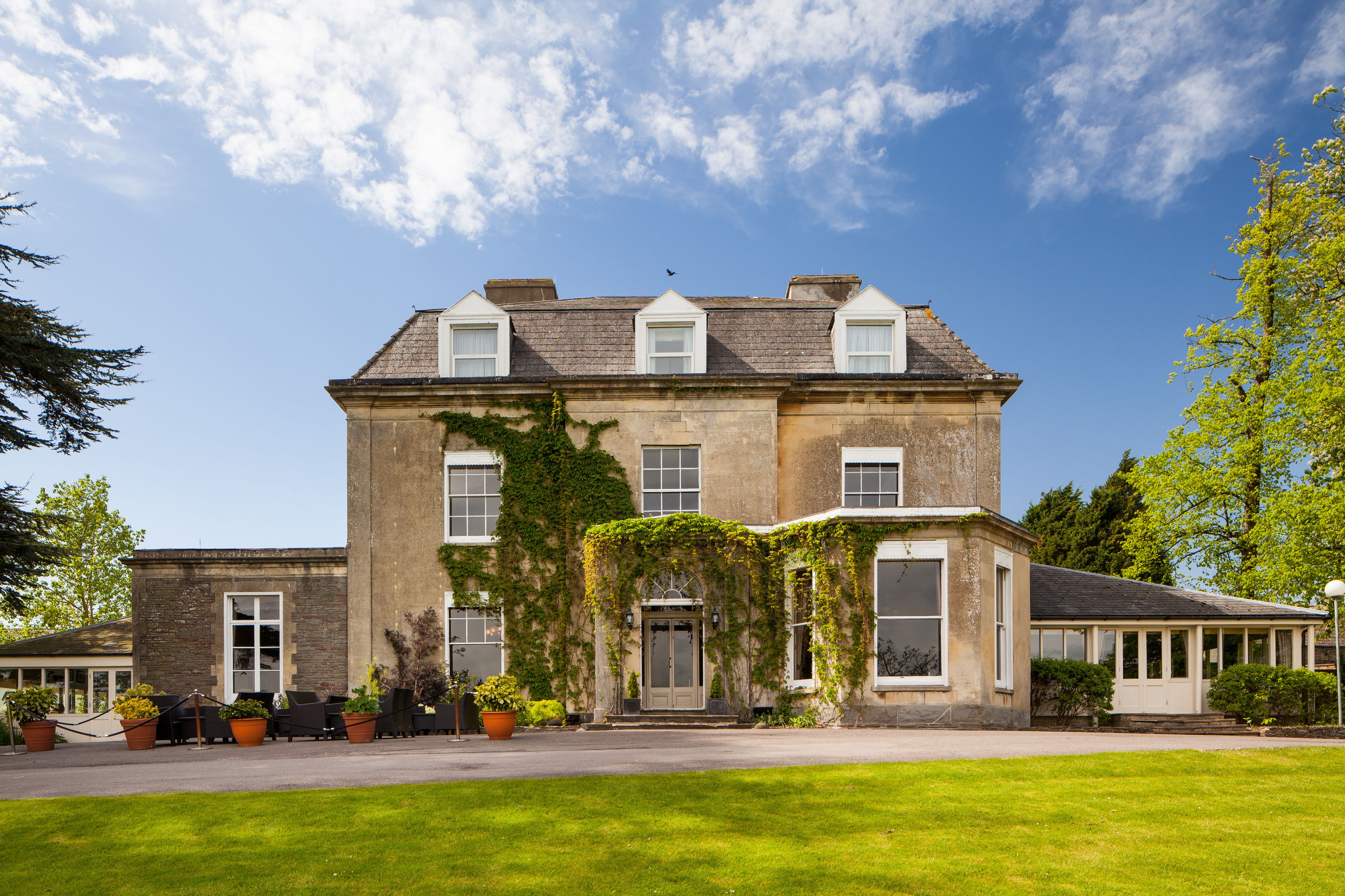 واجهة المنشأة