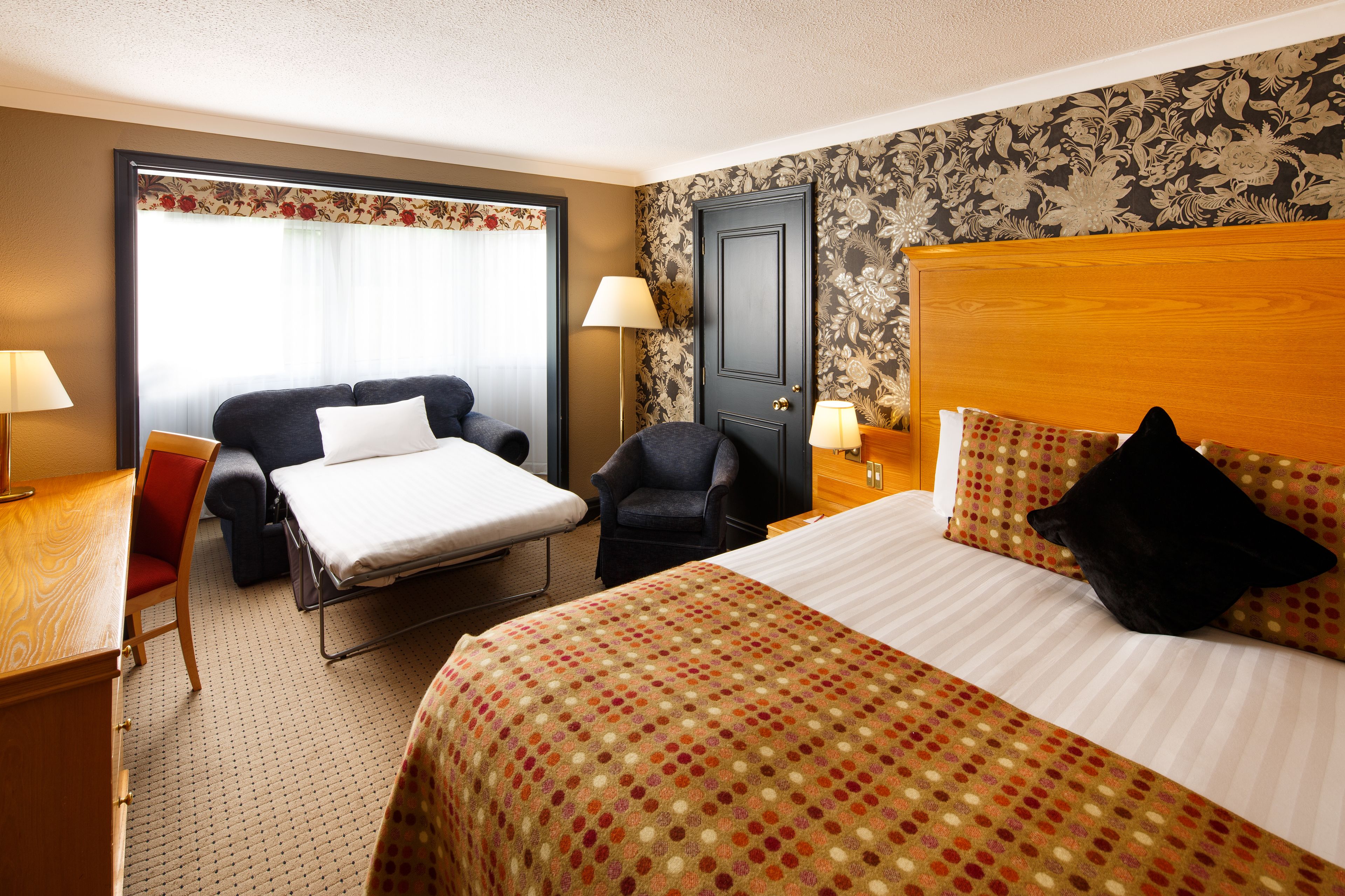 Family Room (Classic) | In-room safe, desk, iron/ironing board, free cots/infant beds