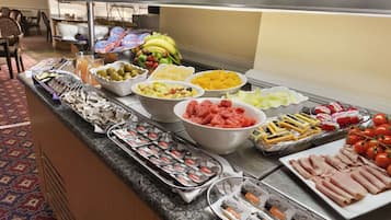 Daily buffet breakfast (GBP 9 per person)