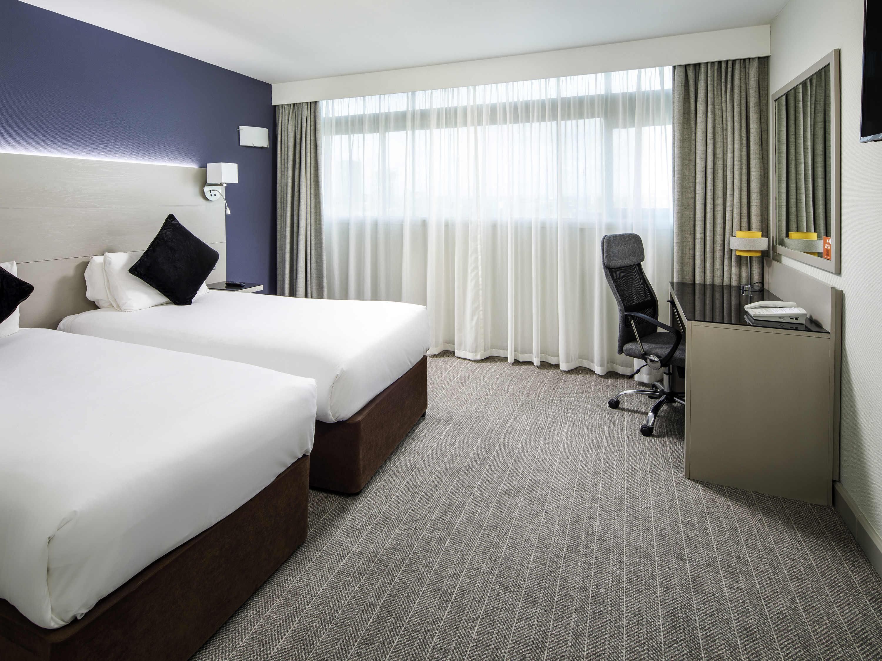 Classic Room, 2 Twin Beds | In-room safe, desk, iron/ironing board, free WiFi