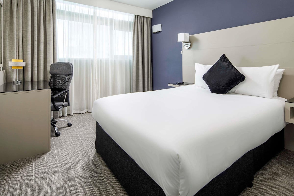 In-room safe, desk, iron/ironing board, free WiFi