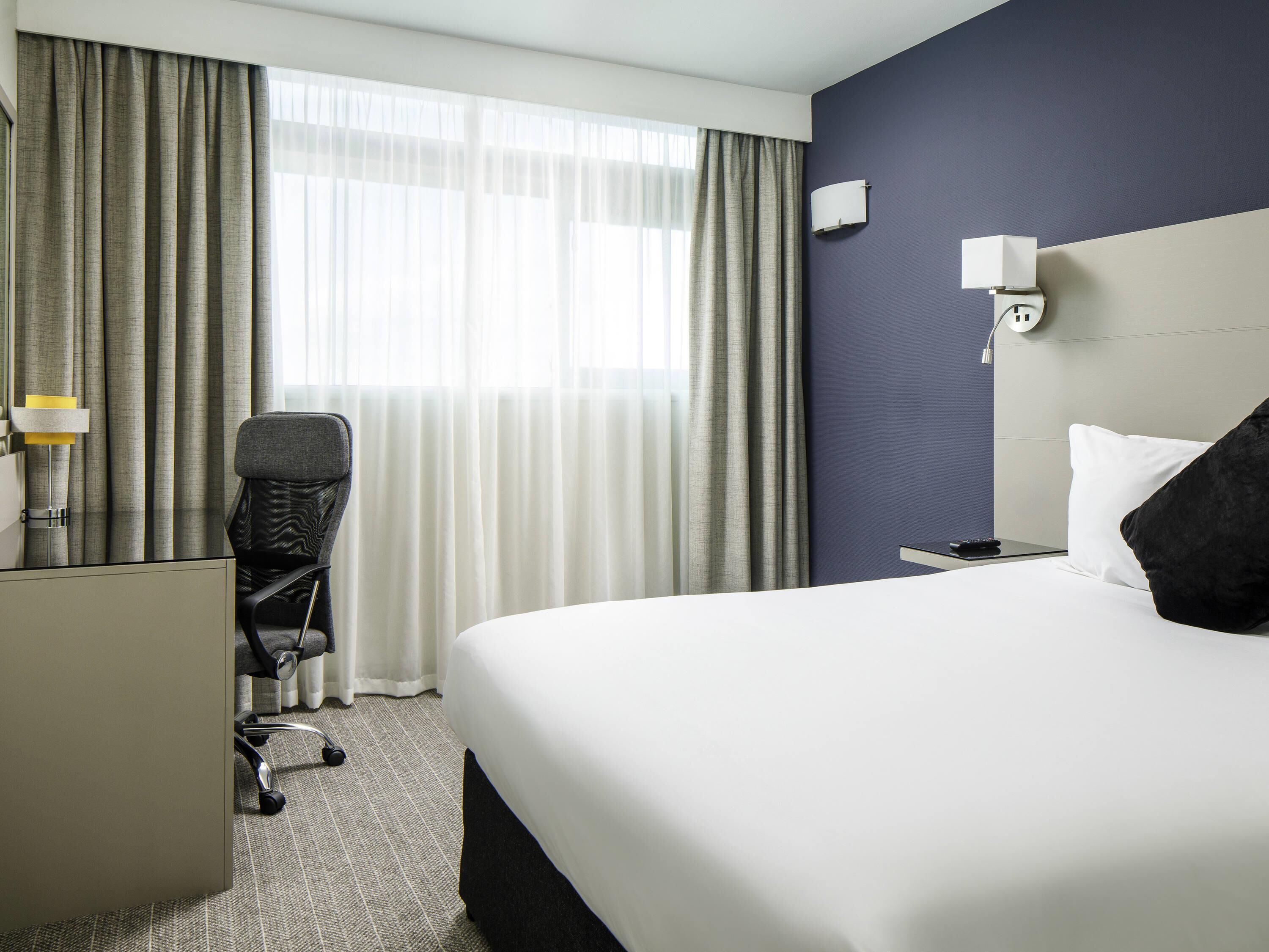 Family Room | In-room safe, desk, iron/ironing board, free WiFi