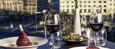 Breakfast, lunch, dinner served; British cuisine, garden views