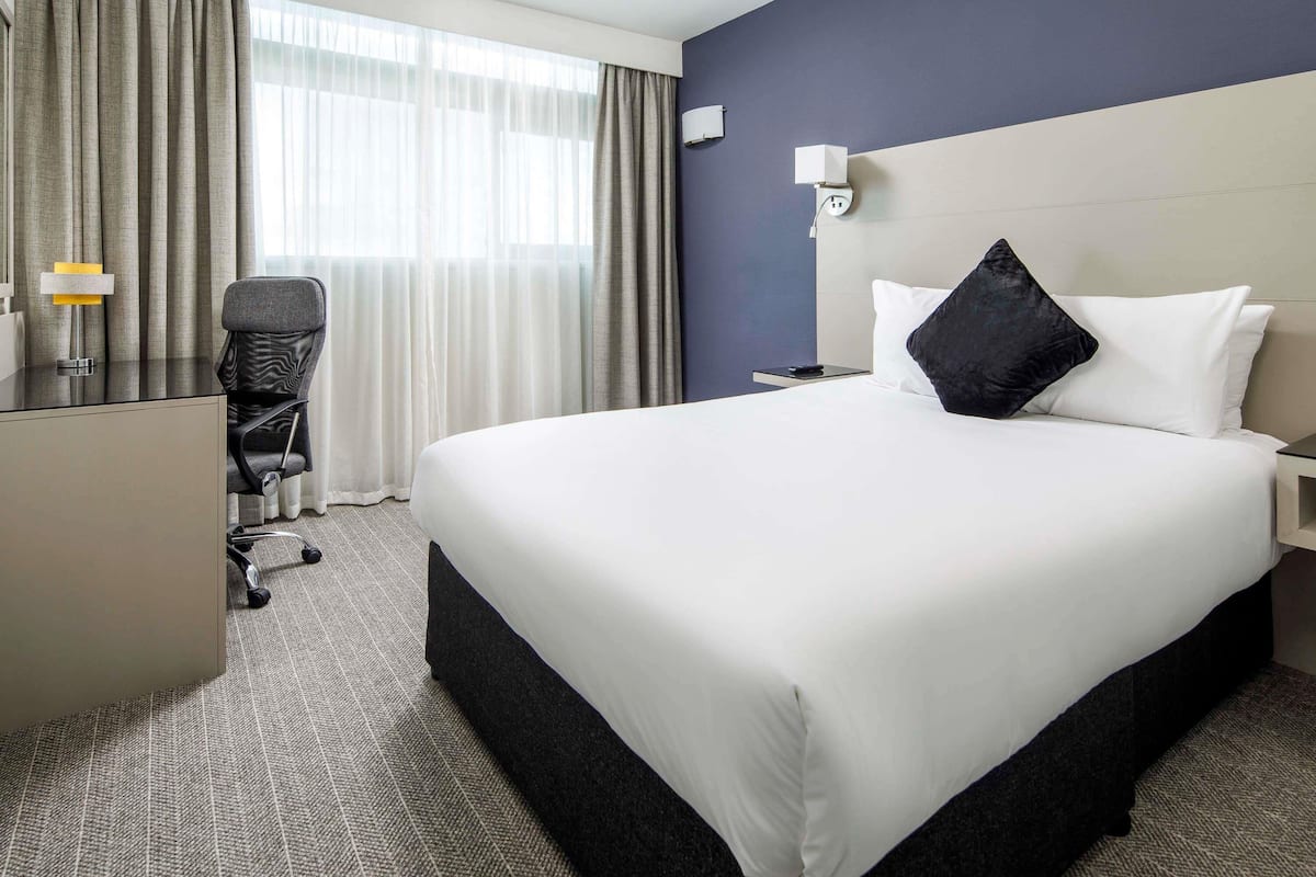 1 bedroom, in-room safe, desk, iron/ironing board