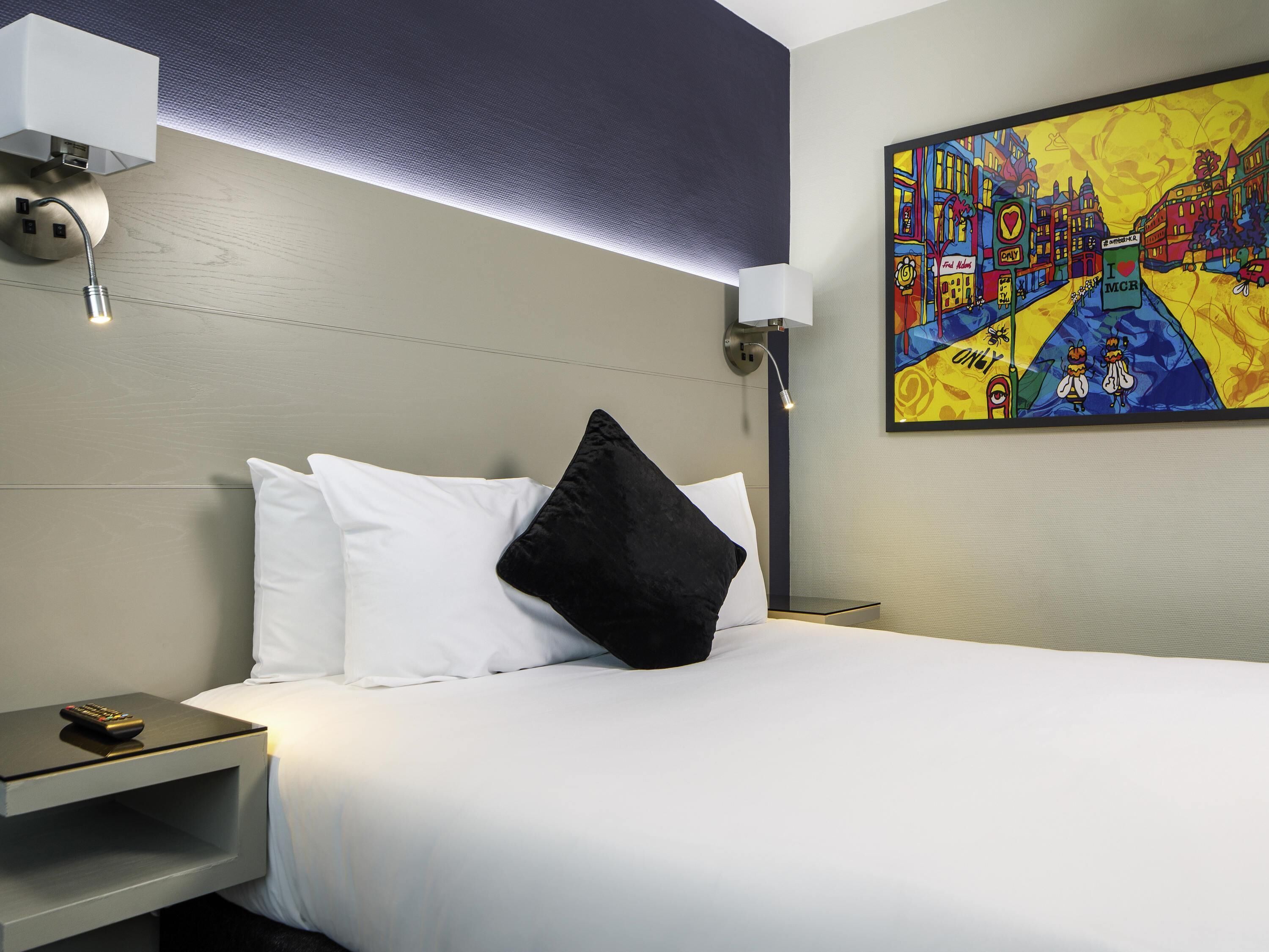 Caja de seguridad en la habitación y escritorio 