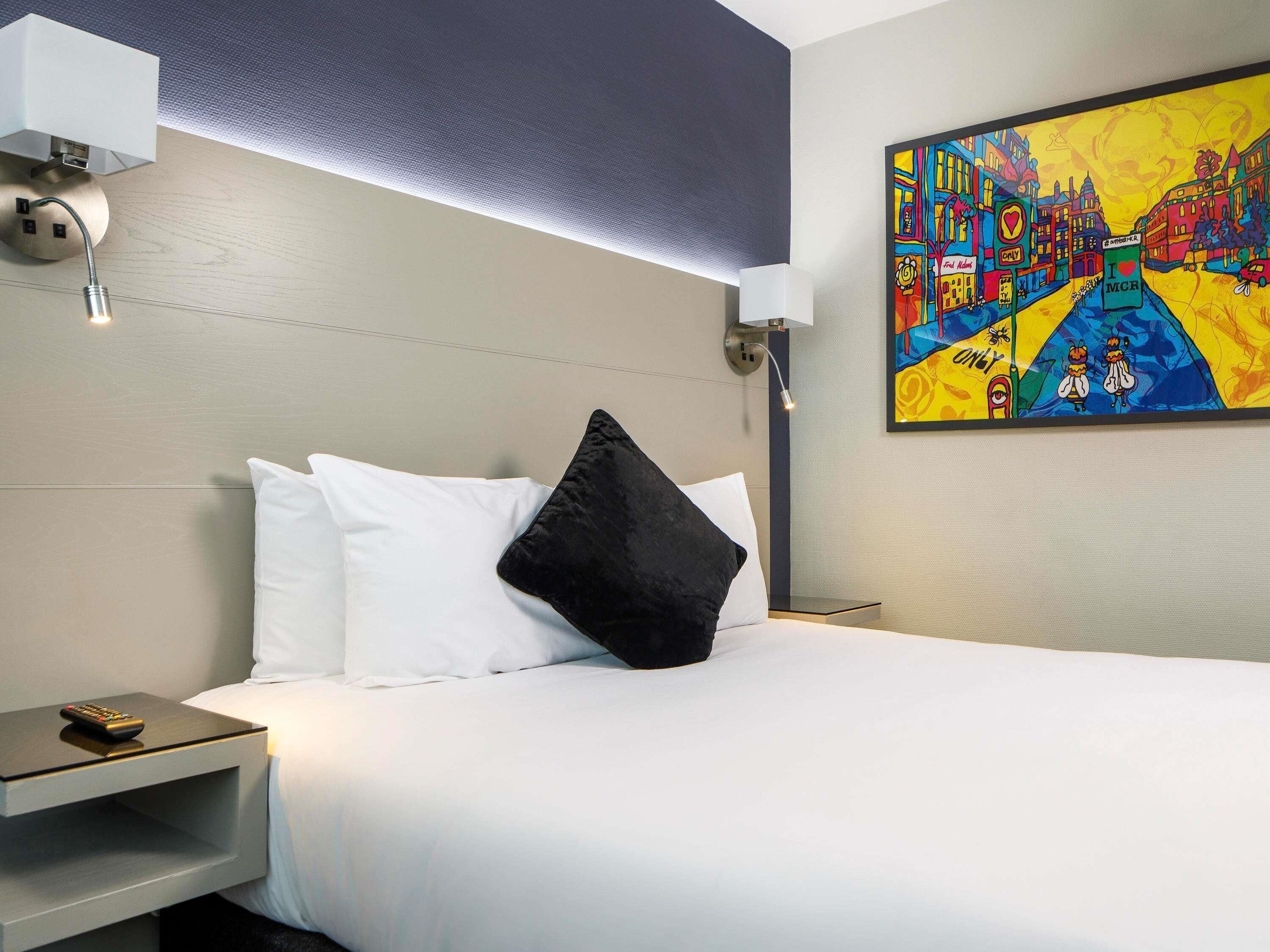 In-room safe, desk, iron/ironing board, free WiFi