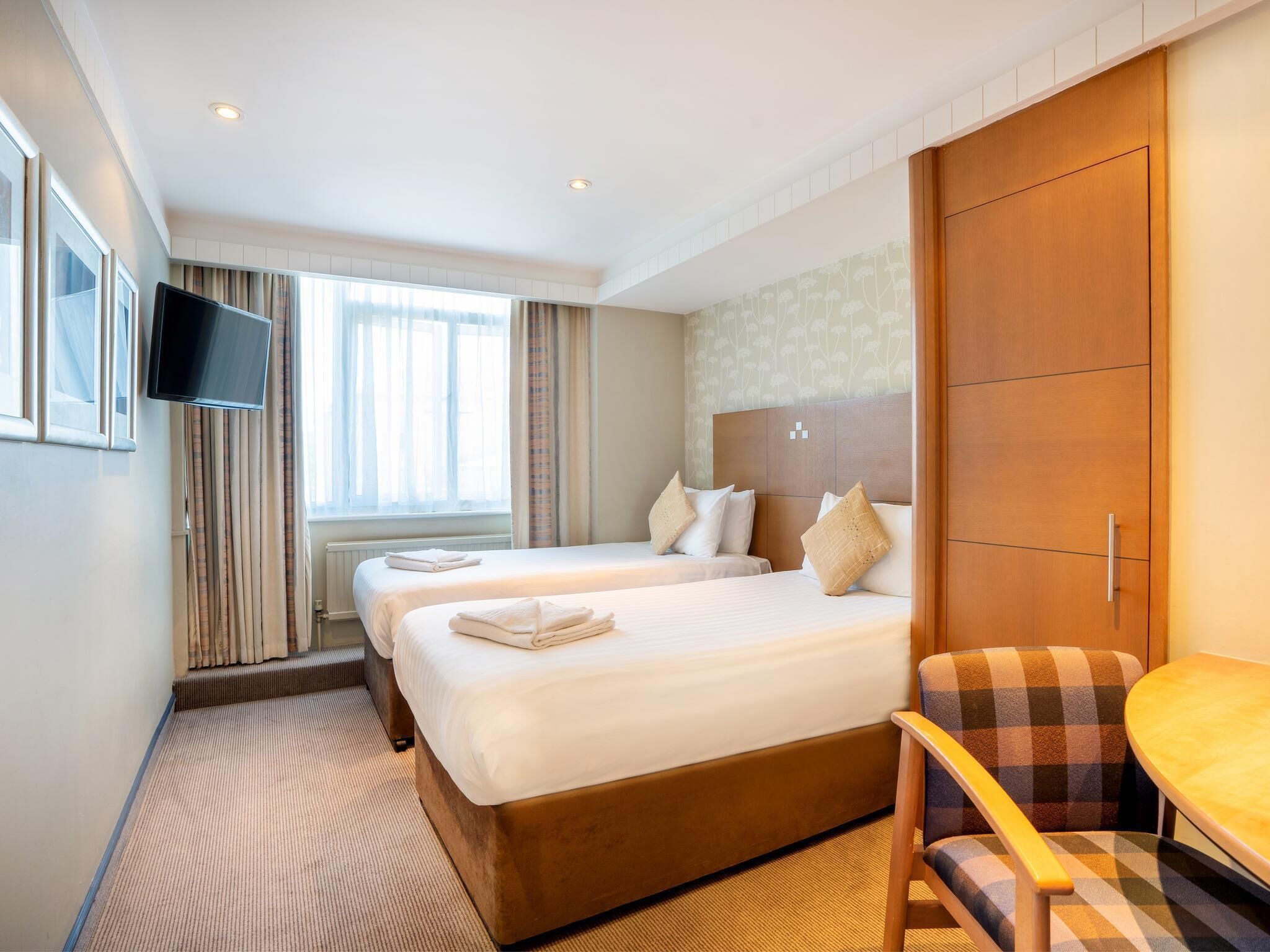 Classic Room, 2 Single Beds | In-room safe, desk, iron/ironing board, free cots/infant beds