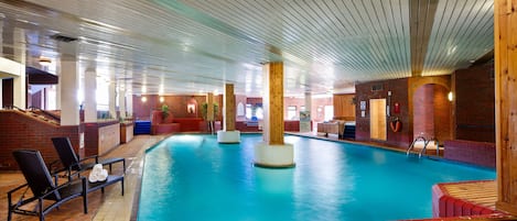 Indoor pool, pool loungers