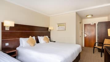 Caja de seguridad en la habitación y escritorio