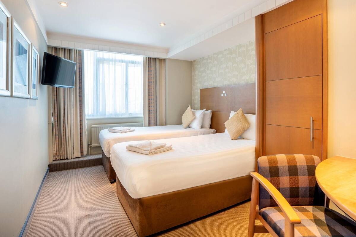 In-room safe, desk, iron/ironing board (on request), cribs (free)