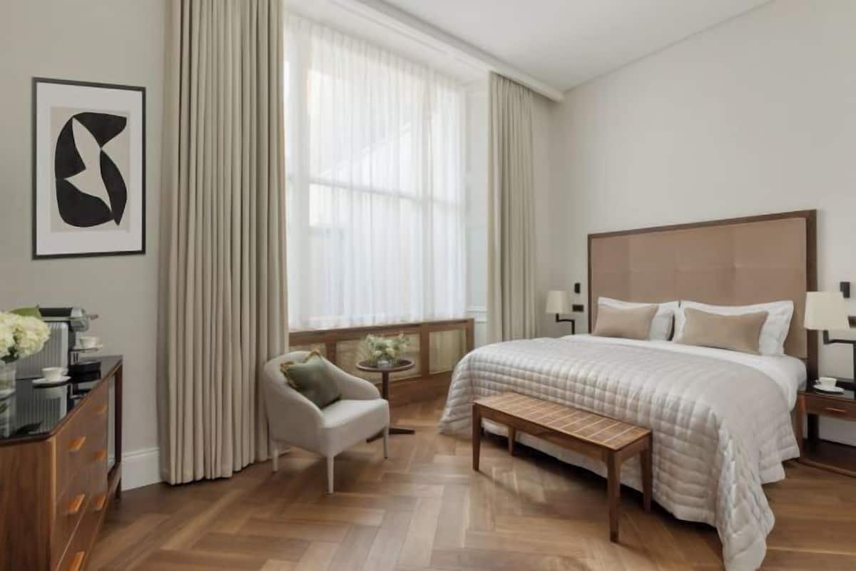 1 Schlafzimmer, Minibar, Zimmersafe, Schreibtisch