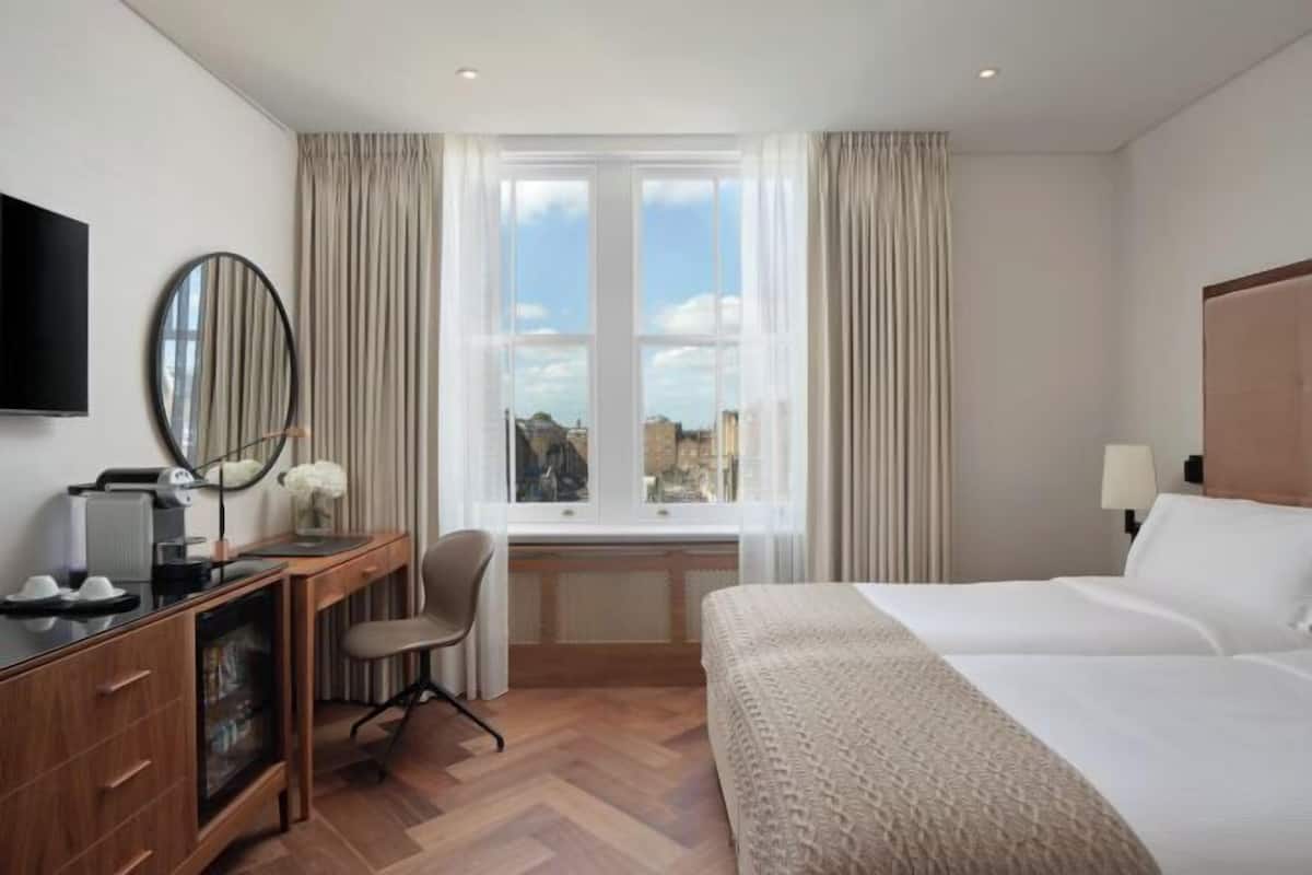 1 Schlafzimmer, Minibar, Zimmersafe, Schreibtisch
