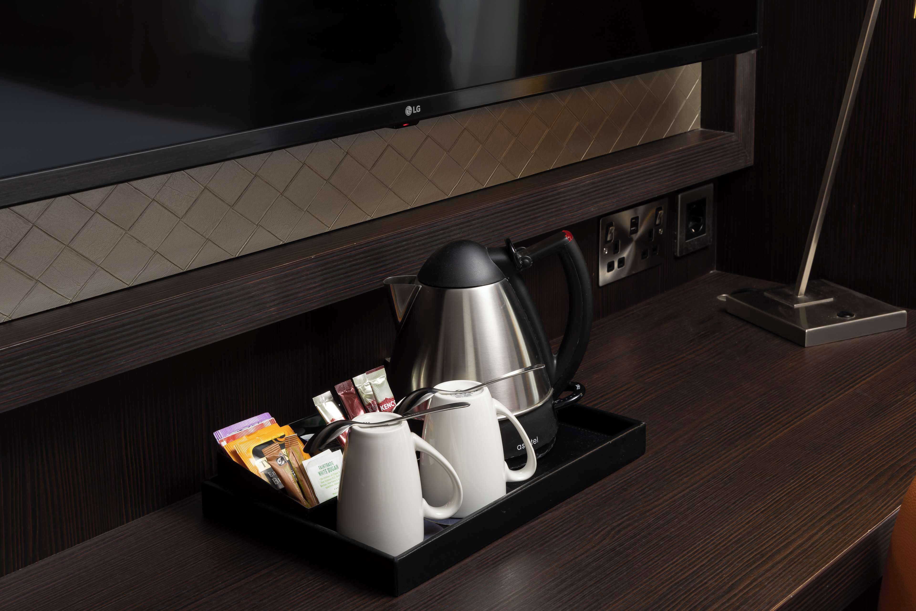 in-room safe, desk, laptop workspace, blackout curtains