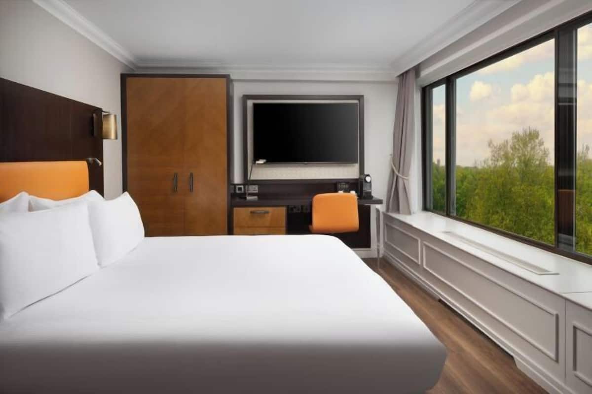 In-room safe, desk, laptop workspace, blackout curtains