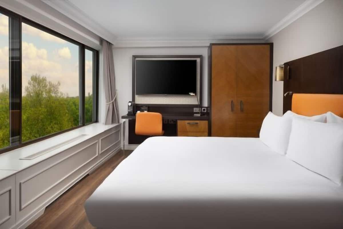 In-room safe, desk, laptop workspace, blackout curtains
