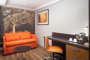 Junior Suite, 1 King Bed | In-room safe, desk, laptop workspace, blackout drapes
