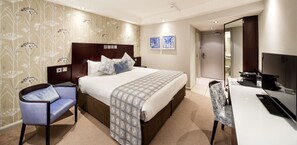 Privilege, Habitación, 1 cama matrimonial, vista al jardín | Escritorio, tabla de planchar con plancha, wifi gratis y ropa de cama 