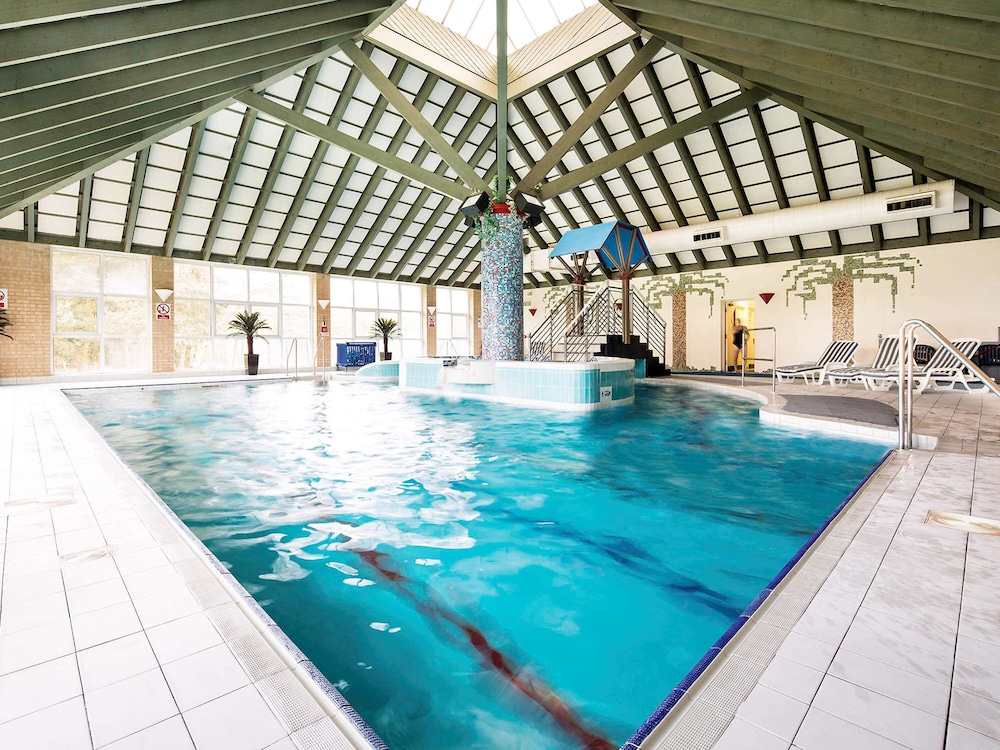 Mercure Leeds Parkway Hotel - 2