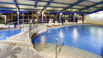 Indoor pool, sun loungers