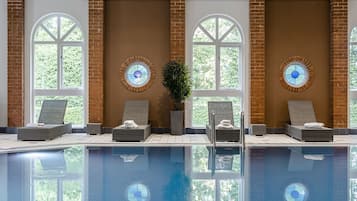 Indoor pool, pool loungers