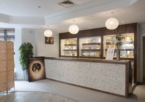 علاجات للجسم، معالجات لتقشير البشرة، جلسات للعناية بالوجه