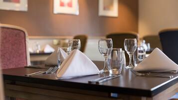 Breakfast, lunch, dinner served; British cuisine