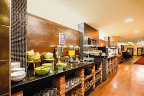 Breakfast, lunch and dinner served - Gloucester Robinswood Hotel by Sunday (Gloucester)