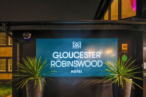 Exterior - Gloucester Robinswood Hotel by Sunday (Gloucester)